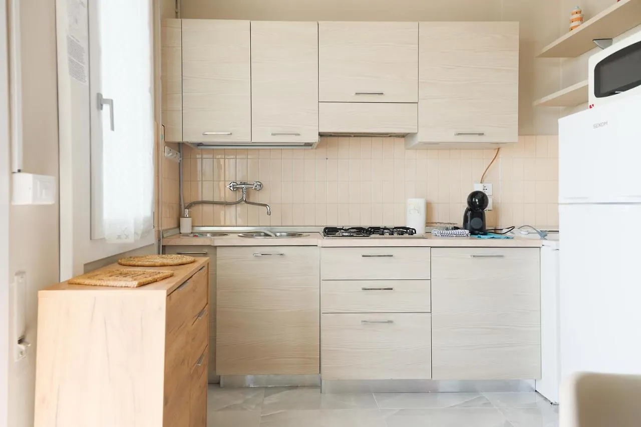 Apartment {Lux Kobler} - Luminoso Appartamento Fronte Mare Lido di Jesolo Italy